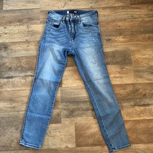 Kut from the Kloth jeans size 2 petite
